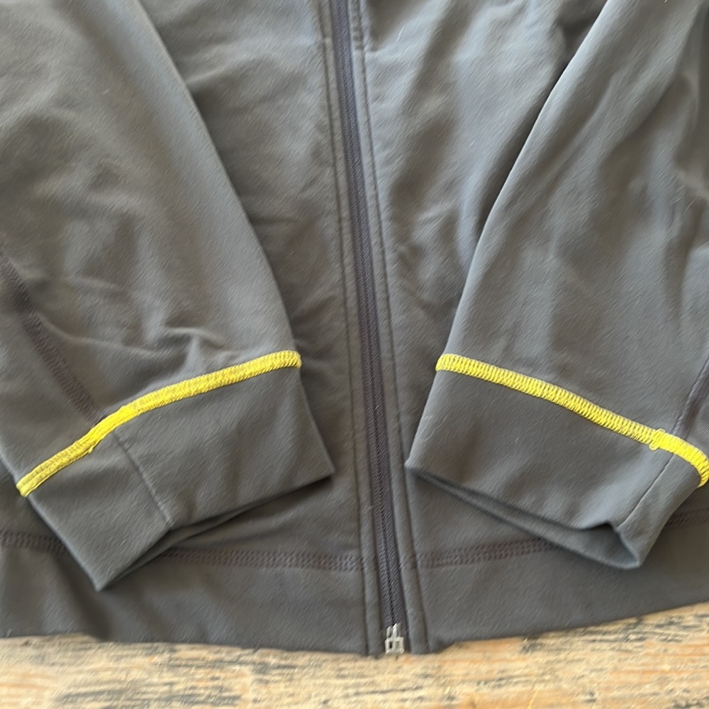 Lululemon jacket - Picture 3 of 5